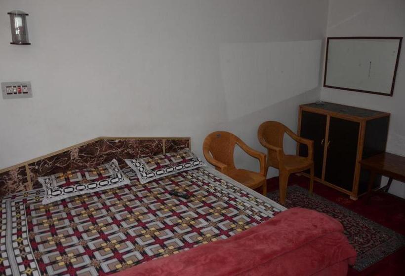 디럭스 룸, Howrah Guest House
