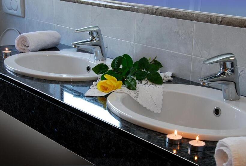 Полулюкс Повышенной Комфортности, Naturhotel Sonnenhof