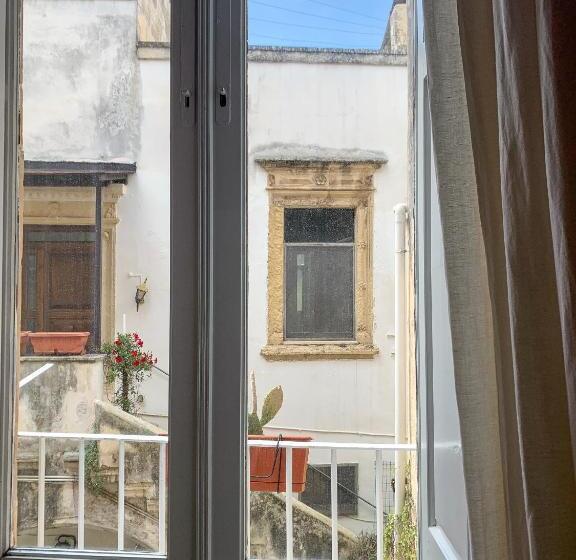 سوییت با استخر, 4 Balconi Rooms Boutique B&b