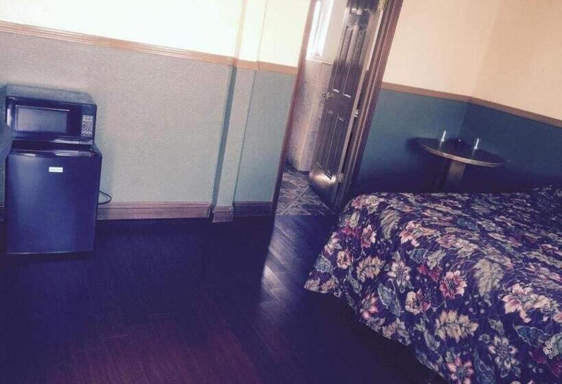 غرفة قياسية, Monterey Motel