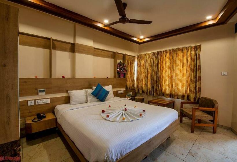 Номер Deluxe, Sri Janakiram Hotels