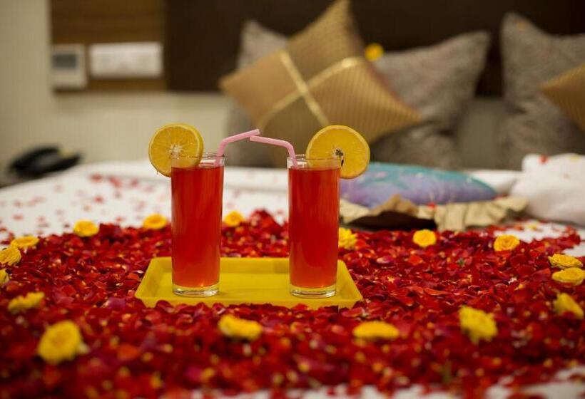 Номер Deluxe, Sri Janakiram Hotels