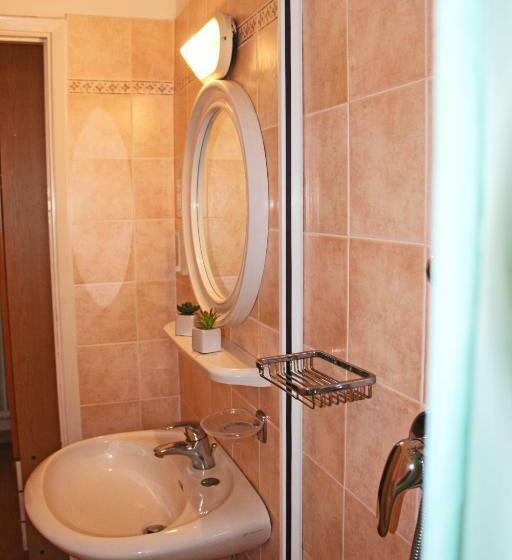 Номер Стандарт Трехместный, B&b Hotel Lina