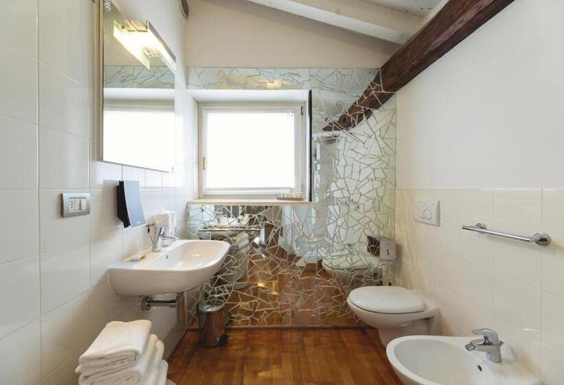 استودیوی استاندارد, Hi Room Vicolo Del Vò