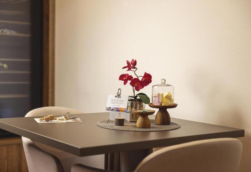 سوییت جونیور, Hi Room Vicolo Del Vò