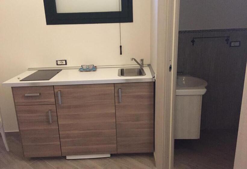 اتاق استاندارد سه نفره, Petros Room Camere