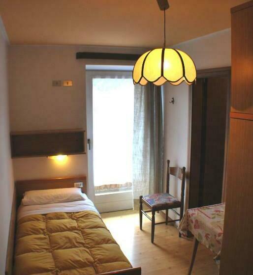 带阳台的标准单人间, Albergo Lucia