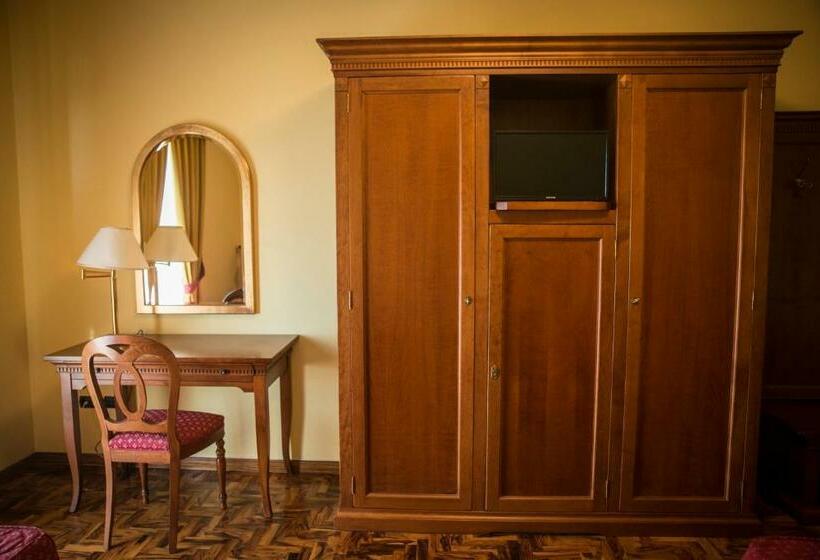 컴포트 트리플 룸, Albergo Ristorante Uliveto
