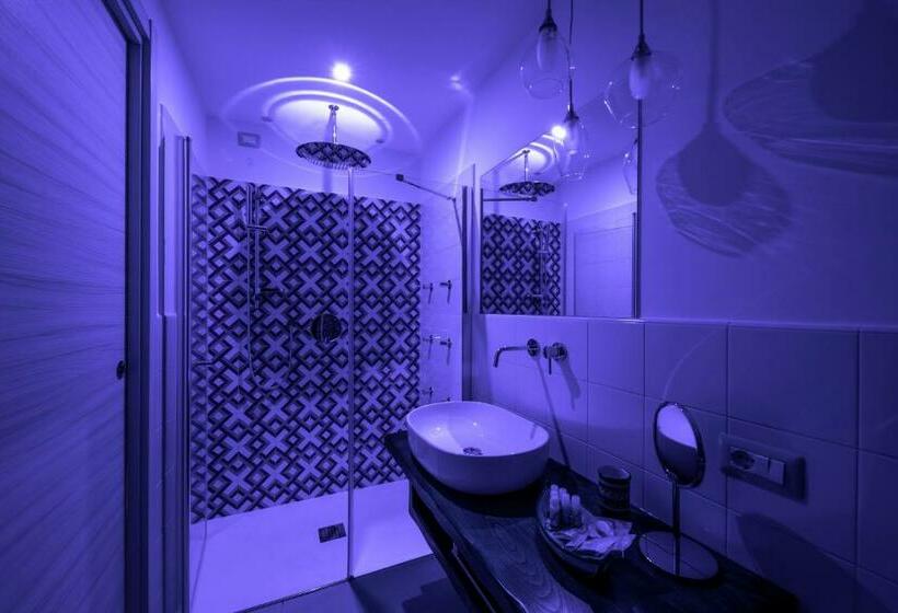 اتاق لوکس, Monte Brusara Relais