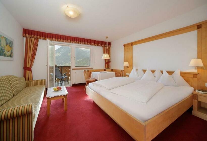Номер Стандарт с Балконом, Family Hotel Gutenberg