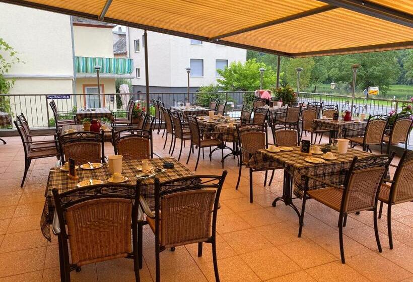 Номер Стандарт Индивидуальный, Moselterrasse
