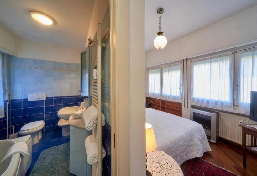 Номер Стандарт, Tosca House