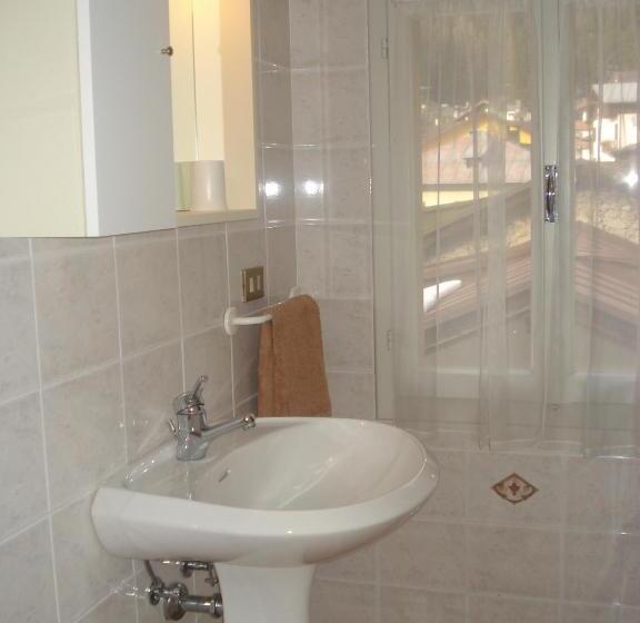 4인용 스탠다드 룸, Albergo Larese