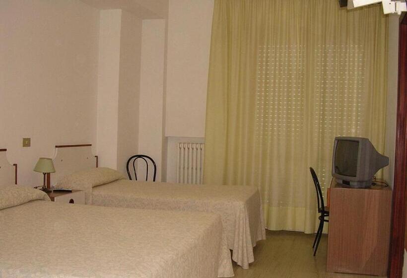 اتاق استاندارد سه نفره, Albergo Tenda Verde