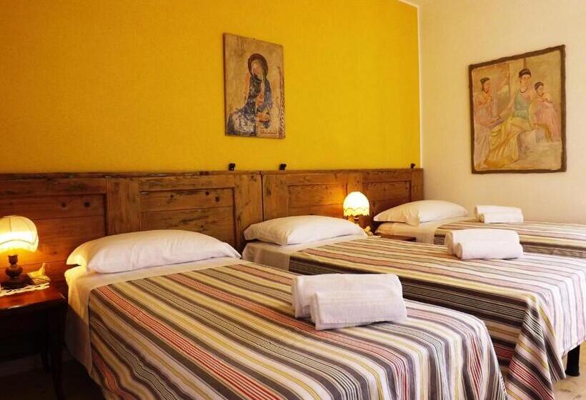 Quarto Triplo Estandar, Red Fenice