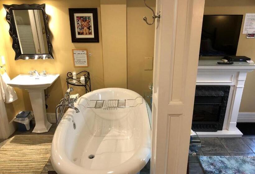Люкс, Robert Porter House Inn