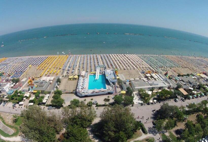 Номер Стандарт Вид на Море с Балконом, Internazionale