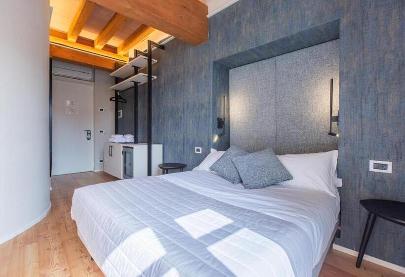 Номер Стандарт с Балконом, Albergo Del Sole