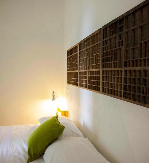 شقة من غرفة نوم واحدة متصلة, Albergo Delle Spezie