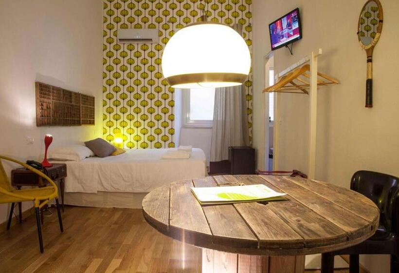 غرفة قياسية ثلاثية, Albergo Delle Spezie