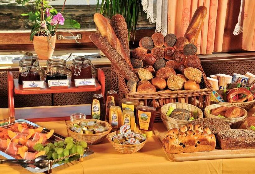 غرفة قياسية, Bacharacher Hof