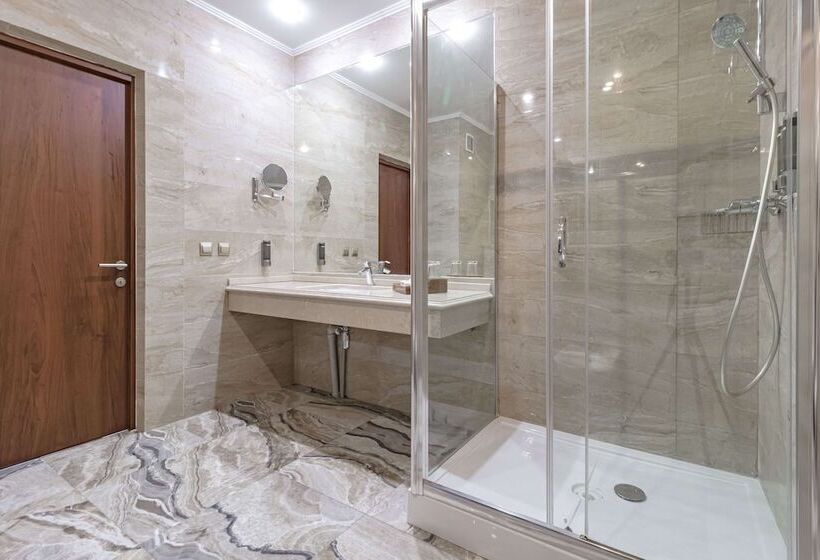 سوییت جونیور, Best Western Plus Astana
