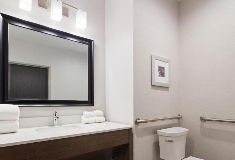 סוויטה מותאמת לאדם עם מוגבלויות, Best Western Plus Buda Austin Inn & Suites