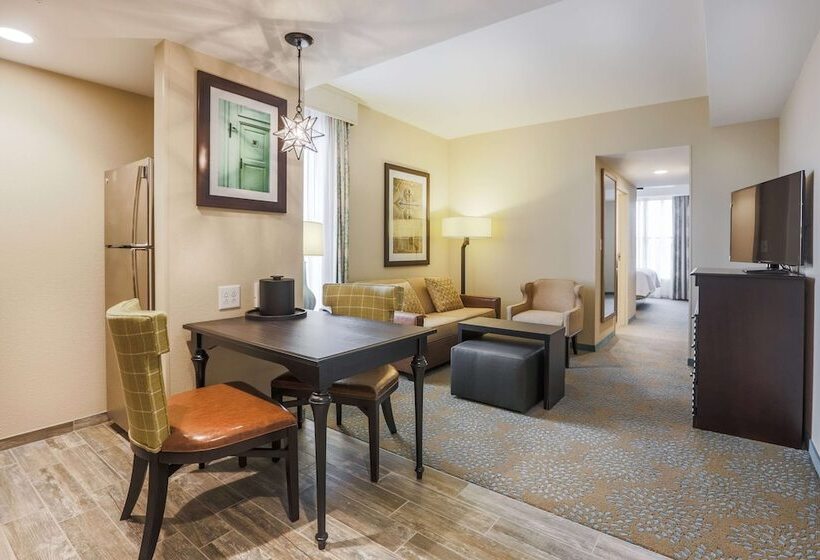 带大床的套房, Homewood Suites By Hilton Charleston Historic District
