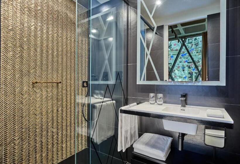 Номер Стандарт, Indigo Warsaw Nowy świat, An Ihg