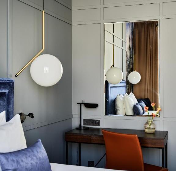 Номер Стандарт, Indigo Warsaw Nowy świat, An Ihg