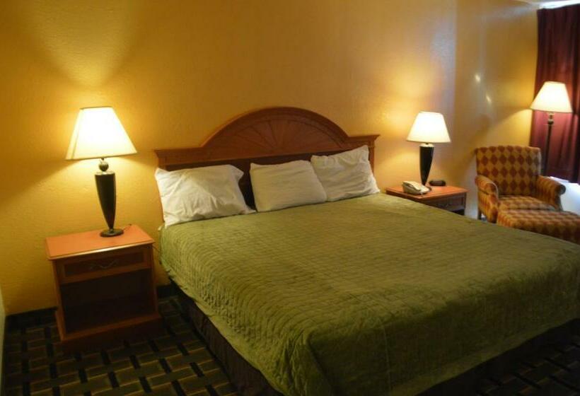 带大床的标准间, Rodeway Inn Denmarkjackson