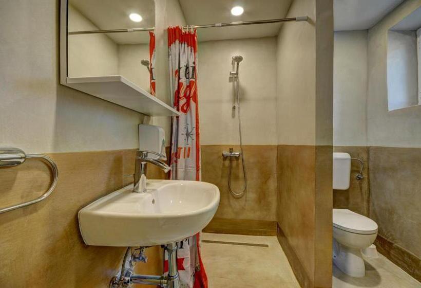 غرفة قياسية, Rock Rooms Pula