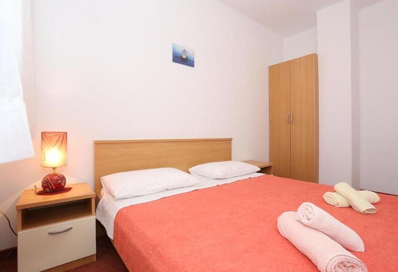 Апартаменты 1 Спальня с Балконом, Bed&breakfast Nada