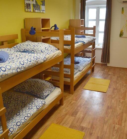 تختخواب در اتاق مشترک, Hostel Fun