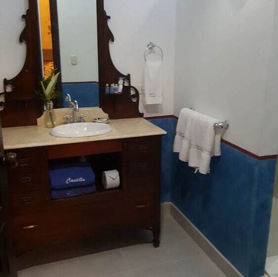 Quarto Estandar, Hacienda Castilla