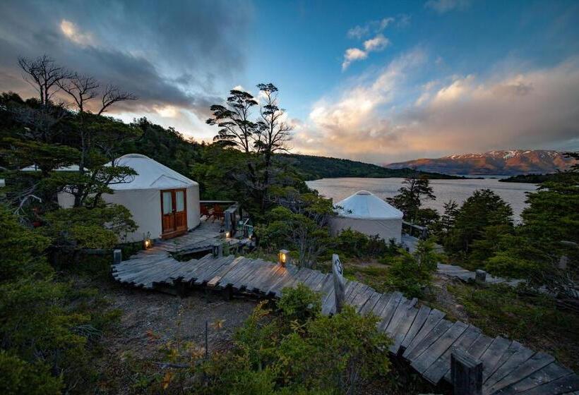 سوییت, Patagonia Camp