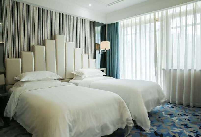 Номер Deluxe, Ramada Shenzhen Baoan