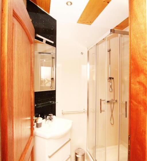 스위트, Villa Kampanel