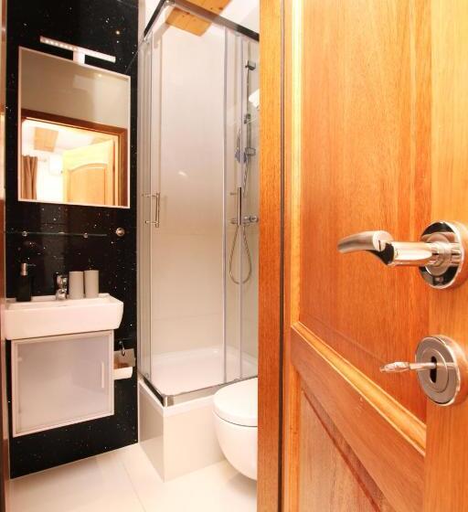 스위트, Villa Kampanel