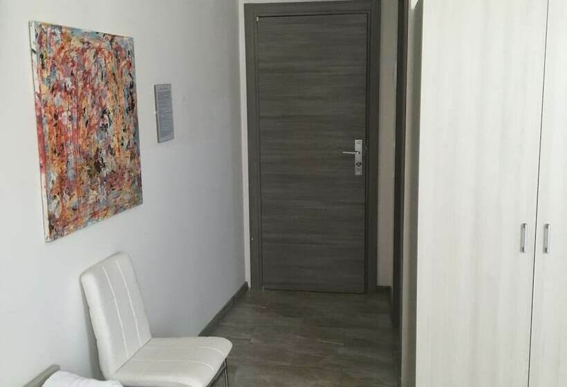 اتاق استاندارد سه نفره, Residence R&b Tyrrhenum