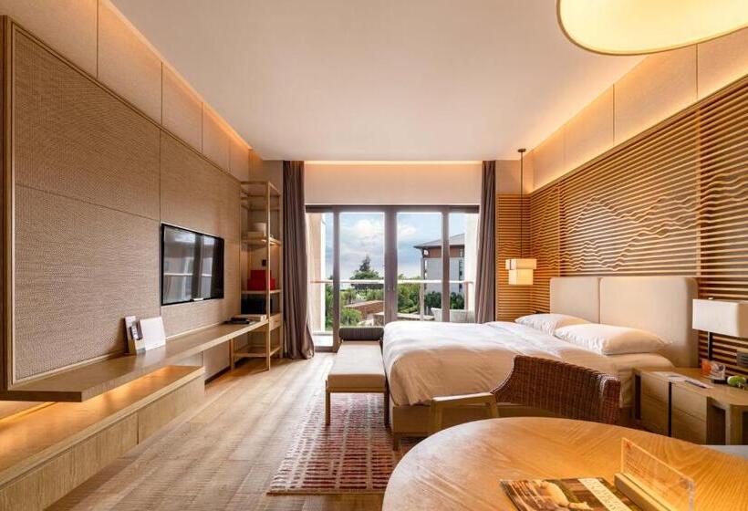 اتاق لوکس با تخت بزرگ, Shenzhen Marriott Hotel Golden Bay