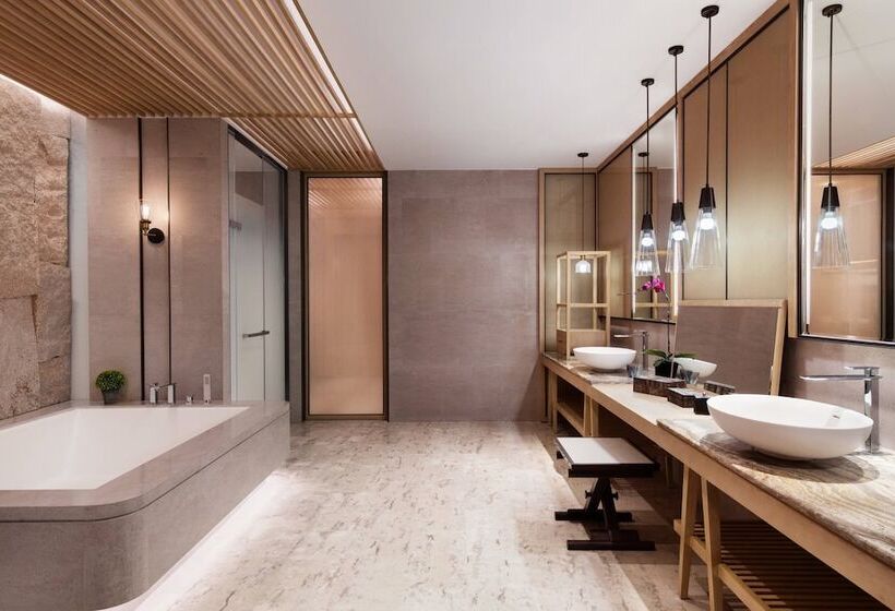 سوئیت اجرایی با چشم‌انداز دریا, Shenzhen Marriott Hotel Golden Bay