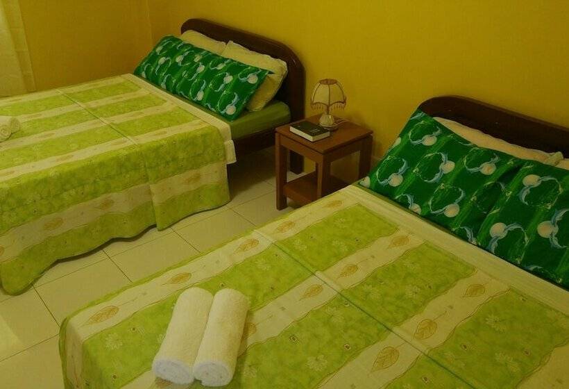 Quarto Familiar, Villa Almedilla Pension House