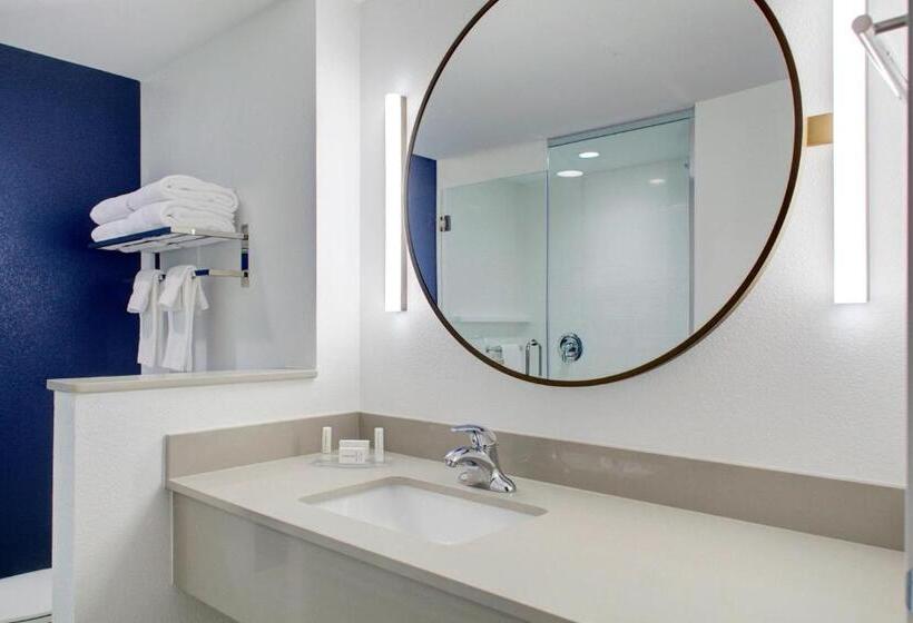 Люкс Кровать Кинг, Fairfield Inn & Suites Boulder Broomfield Interlocken