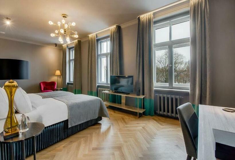 Junior Suite, Grand Poet Hotel And Spa By Semarah