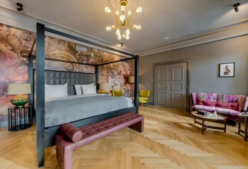 Suite, Grand Poet Hotel And Spa By Semarah