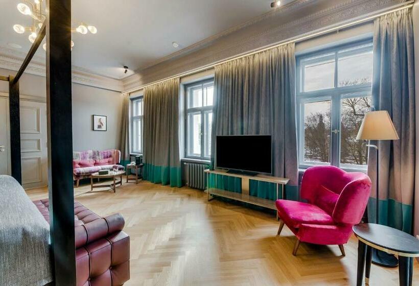 Suite, Grand Poet Hotel And Spa By Semarah