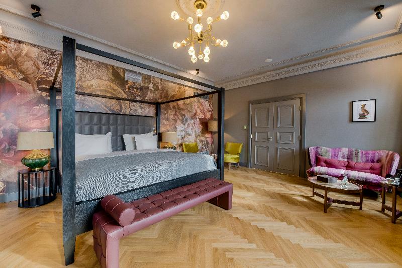 Suite, Grand Poet Hotel And Spa By Semarah