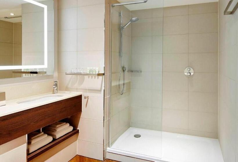 스탠다드 스튜디오, Residence Inn By Marriott Aberdeen