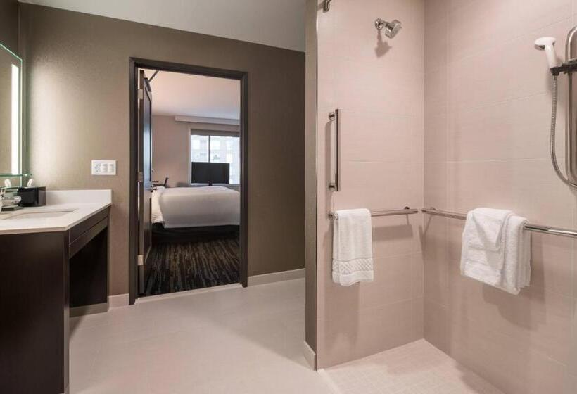 מיטת קינג בסוויטה, Residence Inn By Marriott Seattle Downtown Convention Center